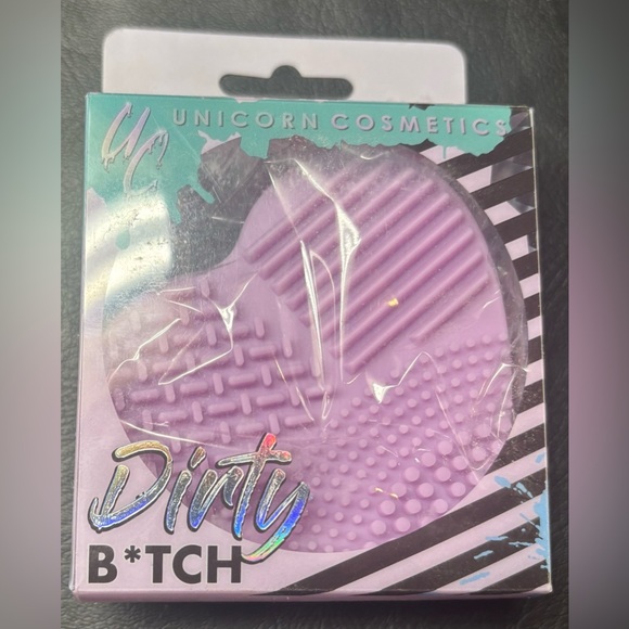 🚨Unicorn Cosmetic Beauty Blender, Brush Cleaner and Eye Lashes Set - Picture 4 of 6